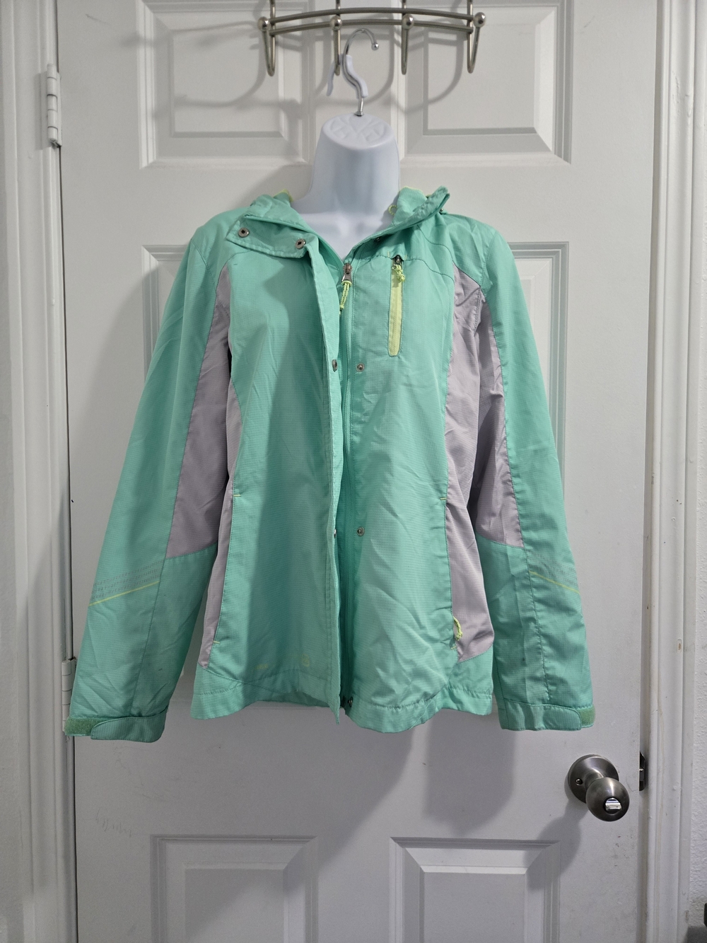 Free Country Mint Green Hooded Ski Jacket with Light Gray Panels